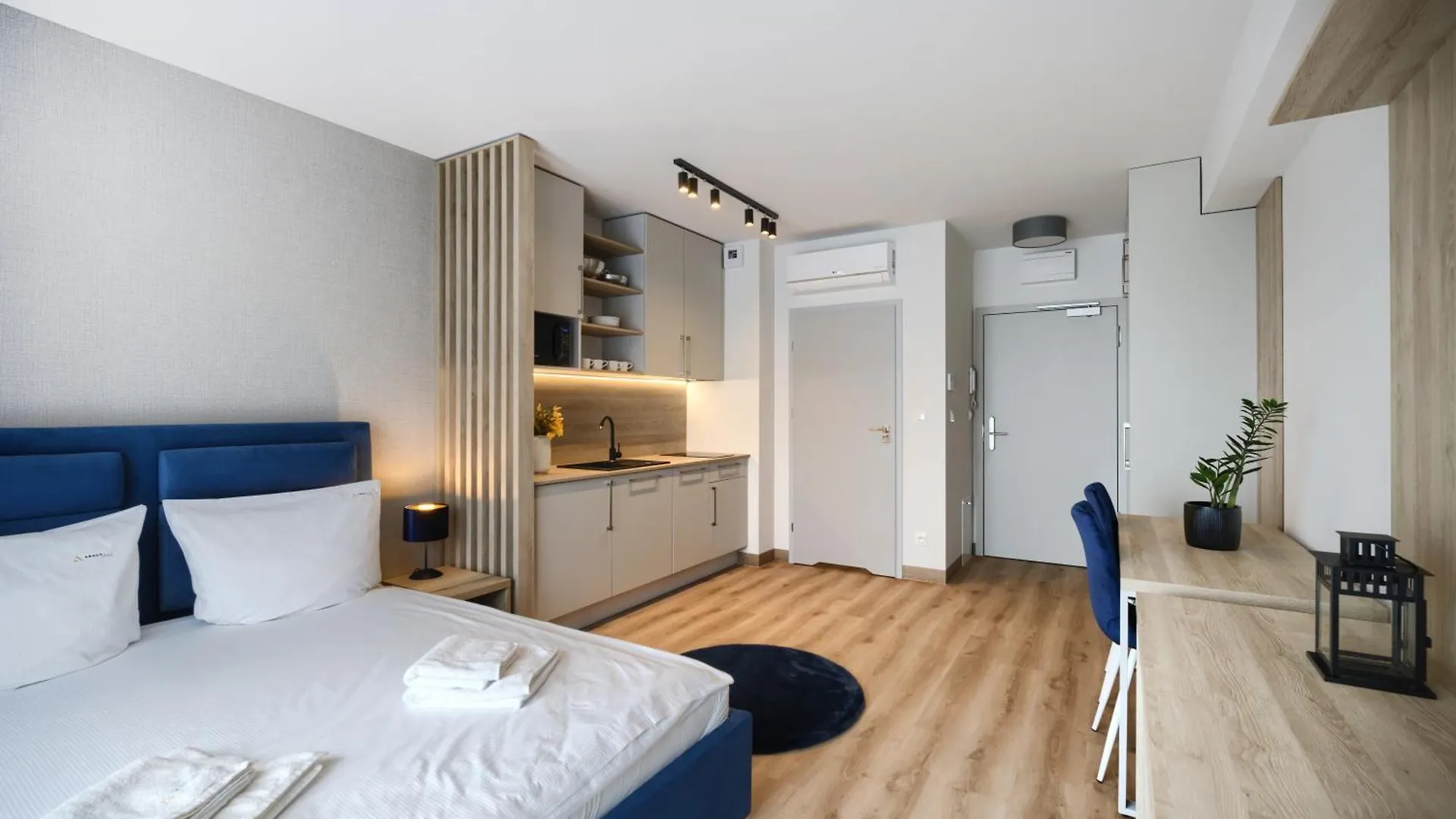 Aboutartapartments - Otynska 4 Breslavia 0*,  Polonia